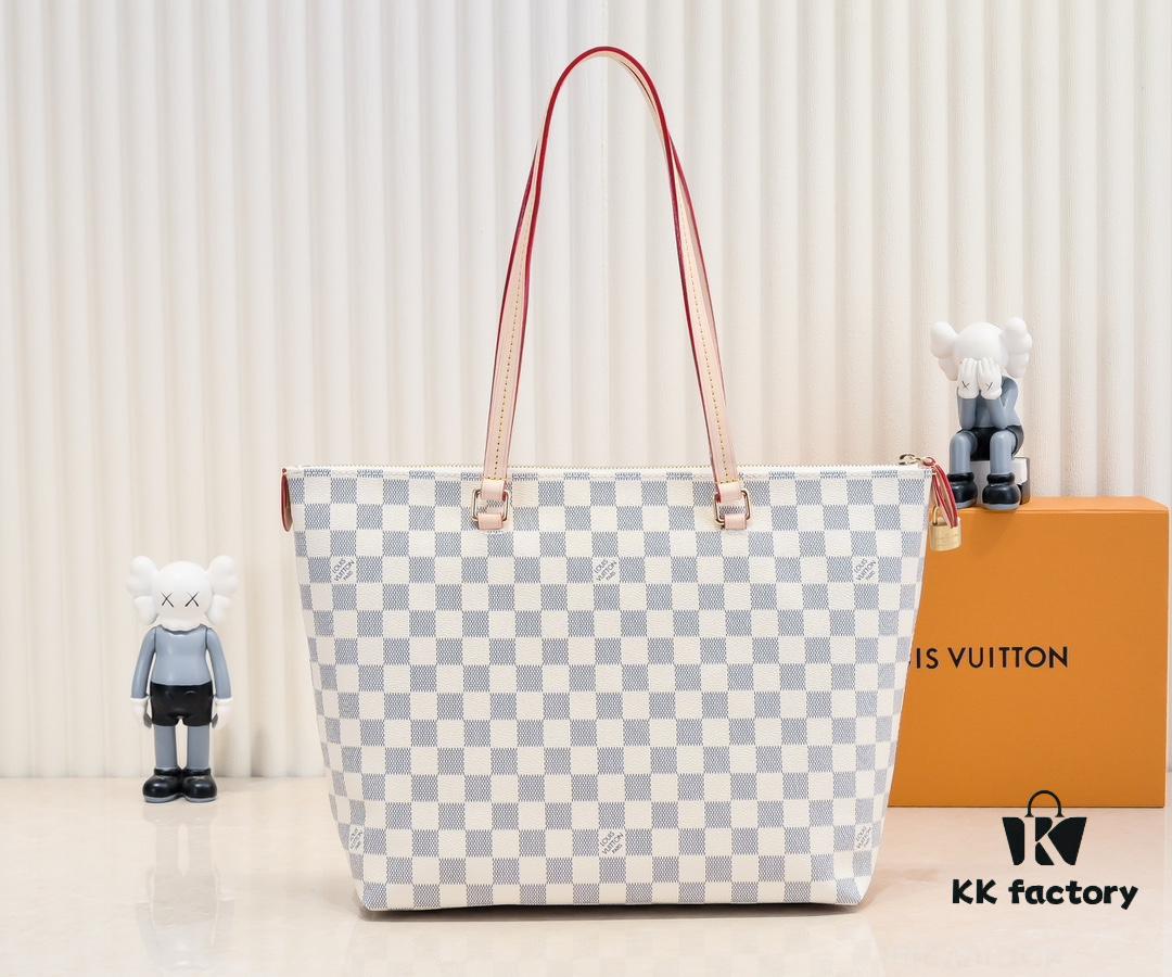 69305a39f09edb6de4c4fa11 Authentic Louis Vuitton M42267 Multifunctional Monogram Canvas Shoulder Bag, Available in Large and Small Sizes, Soft Flat Handle, Zippered Compartment