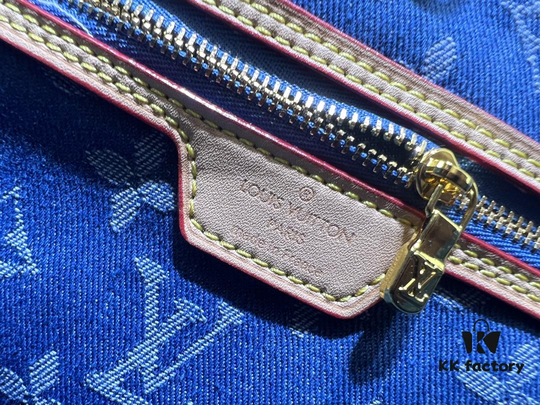 69305a78f09edb6de4c4fa66 Upgraded Original M40995 Medium Denim Jacquard Shopping Tote Bag 💋💋 Louis Vuitton New Neverfull, A Fresh Interpretation of the Iconic Handbag Exploring Refined Interior Details