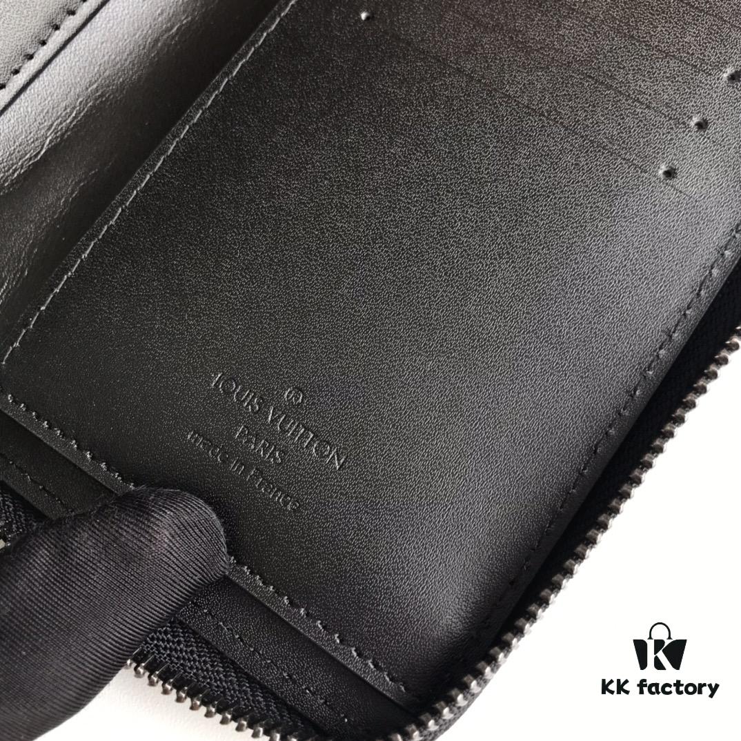 New Arrival in Stock, M62902 ZIPPY Vertical Zip Wallet