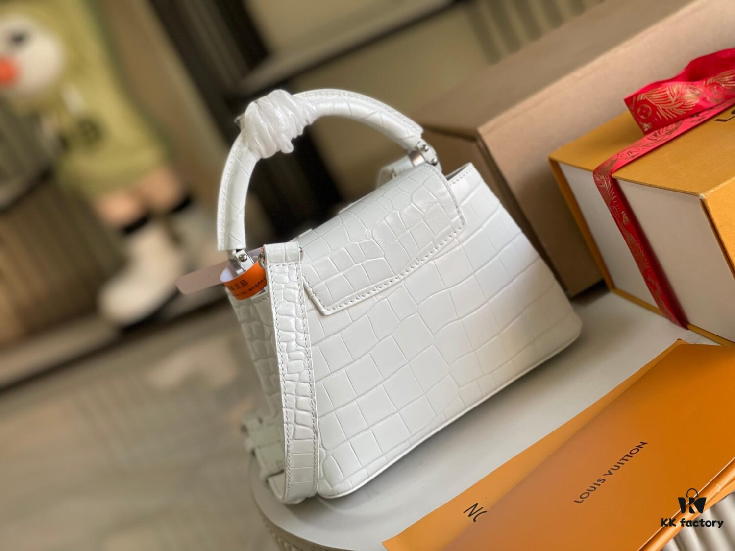 69305aabf09edb6de4c4fab2 Top Grade Complete Packaging 【Premium Original Leather M22203💋 N93429 White Shiny Crocodile-Texture with Gold Clasp】