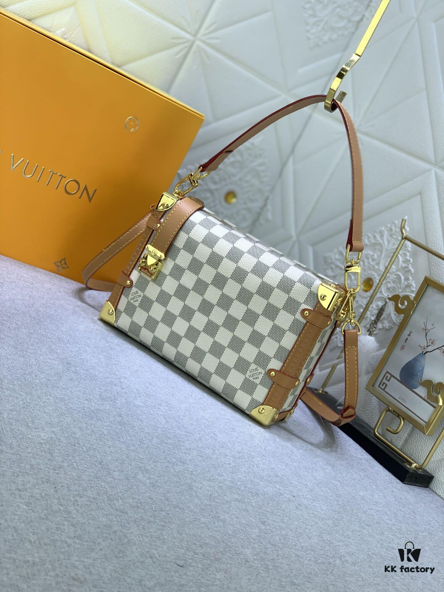 69305ae9f09edb6de4c4fb20 Upgraded Original ✨ M46358 White Check M46907 White Flower Soft Case Series SIDE TRUNK Bag Nicolas Ghesquière Ycc