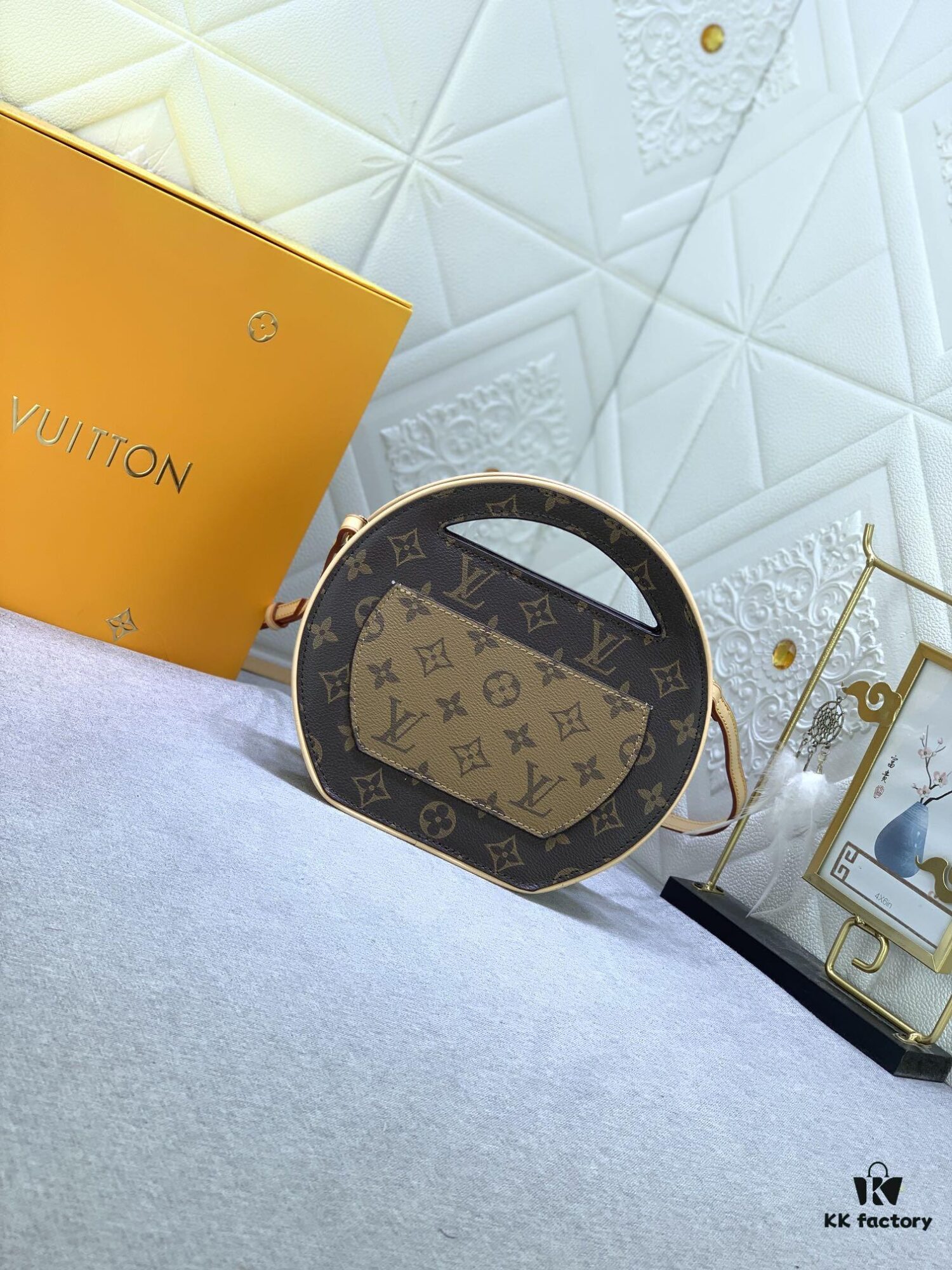 69305aeef09edb6de4c4fb27 Upgraded Original M47117 Monogram Sunflower Women's Round Handbag Around Me Bag