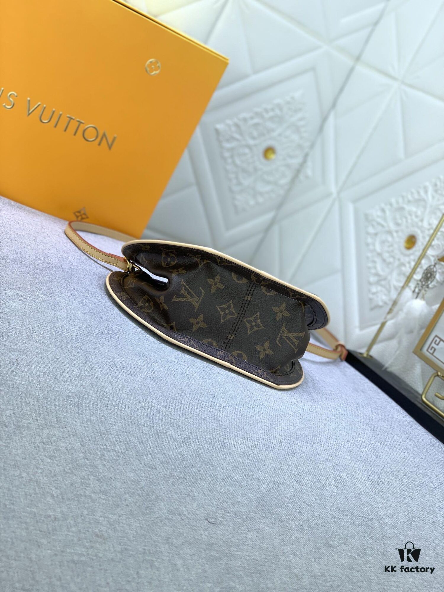 69305aeef09edb6de4c4fb28 Upgraded Original M47117 Monogram Sunflower Women's Round Handbag Around Me Bag