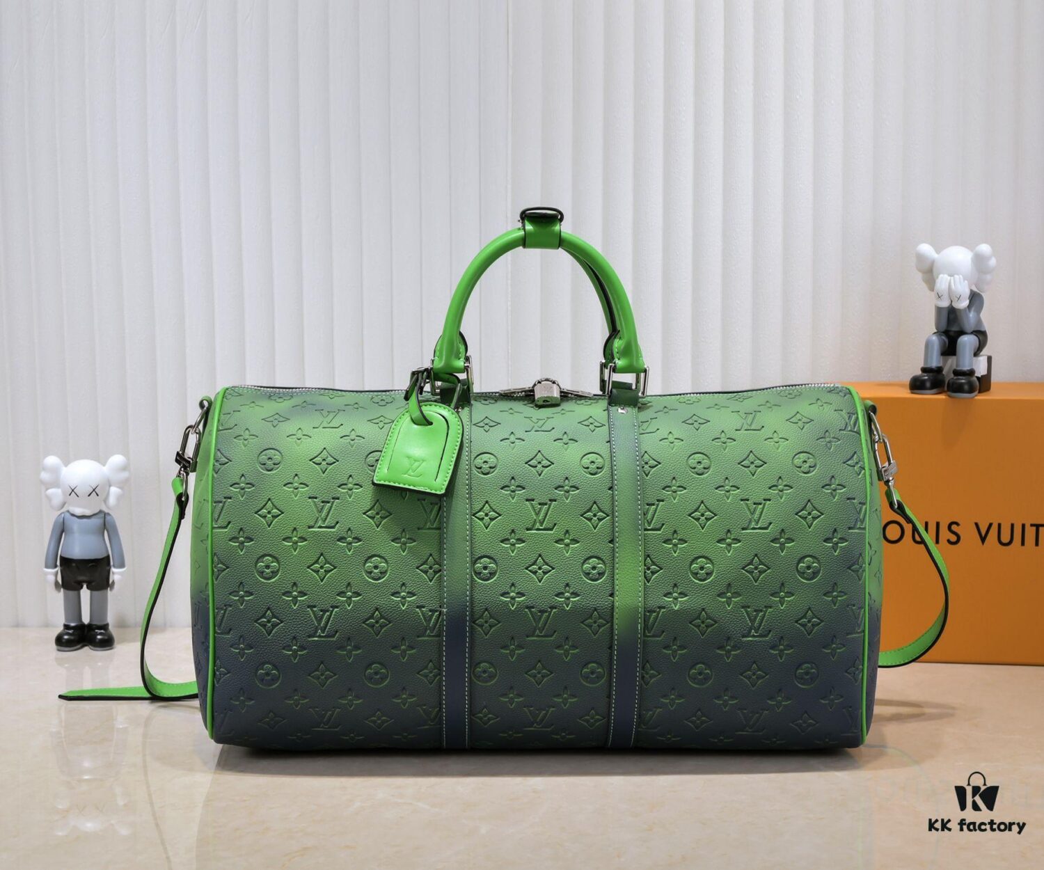 69305b3ef09edb6de4c4fbbd Louis Vuitton Keepall Bandoulière 41 in Taurillon Illusion Leather