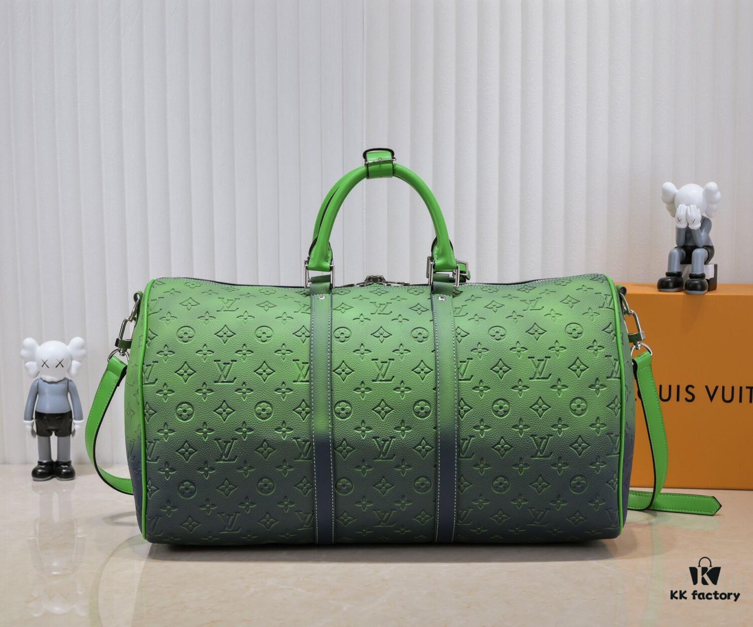 69305b41f09edb6de4c4fbc3 Louis Vuitton Keepall Bandoulière 41 in Taurillon Illusion Leather