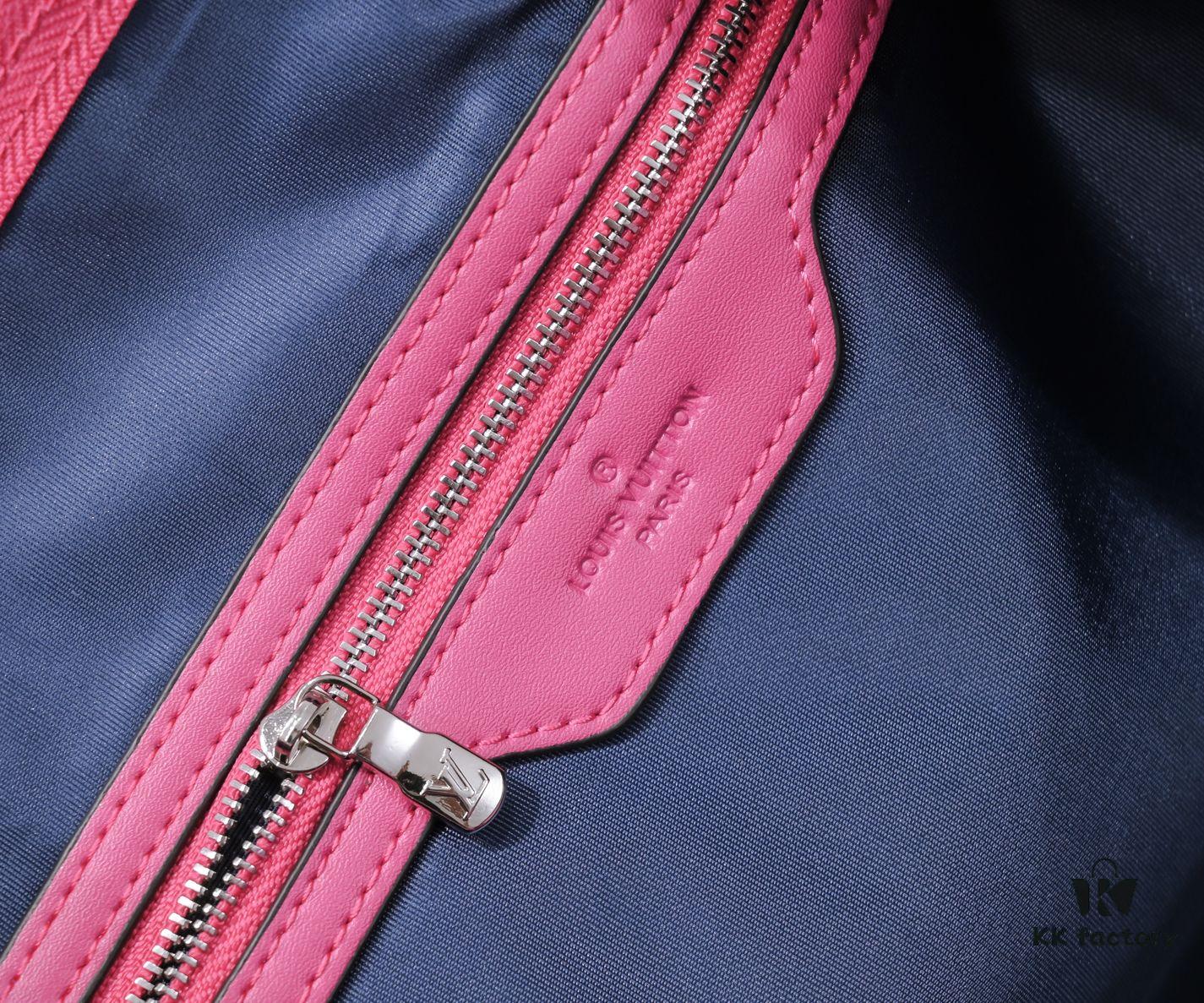 69305b47f09edb6de4c4fbcc Louis Vuitton Keepall Bandoulière 40 in Taurillon Illusion Leather