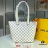 69305b52f09edb6de4c4fbde Authentic Louis Vuitton M42267 Multifunctional Shoulder Bag in Monogram Canvas, Dual-Sided Color-Changing Yellow Leather, Large and Small Sizes Available