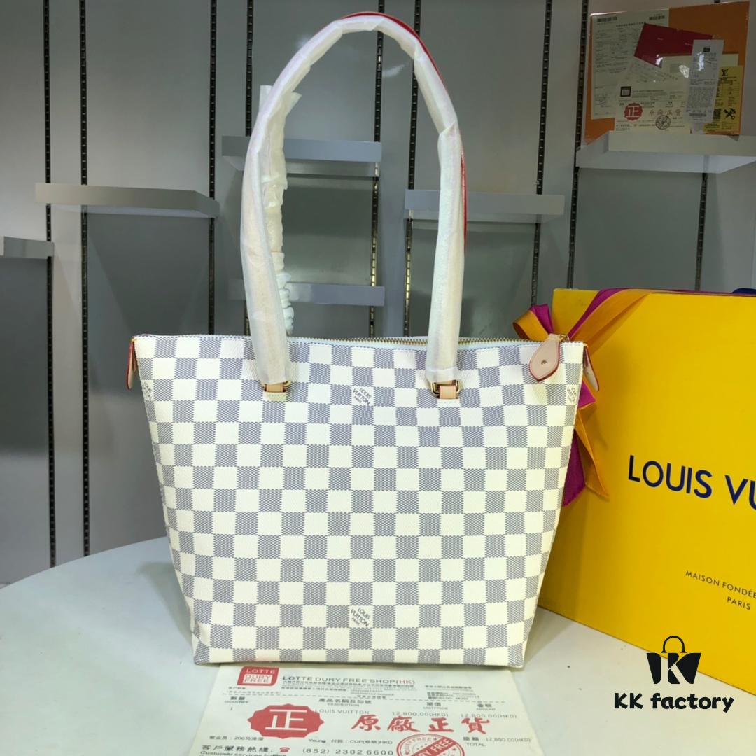 69305b52f09edb6de4c4fbde Authentic Louis Vuitton M42267 Multifunctional Shoulder Bag in Monogram Canvas, Dual-Sided Color-Changing Yellow Leather, Large and Small Sizes Available
