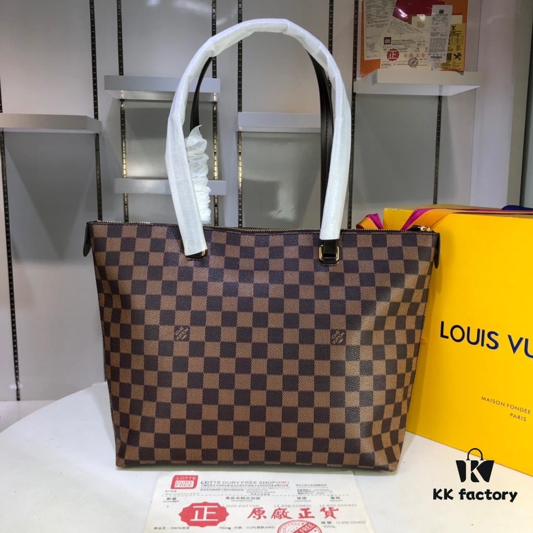 69305b62f09edb6de4c4fbff Authentic Louis Vuitton M42267 Multifunctional Monogram Canvas Shoulder Bag, Available in Large and Small Sizes