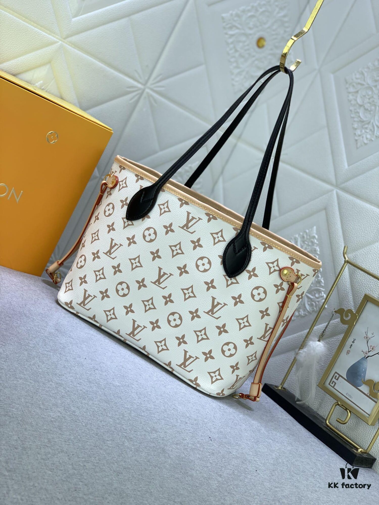 69305b8cf09edb6de4c4fc51 White Flower Mother-Child Bag ๐๐ Classic Shopping Tote ๐๐ Louis Vuitton New Neverfull