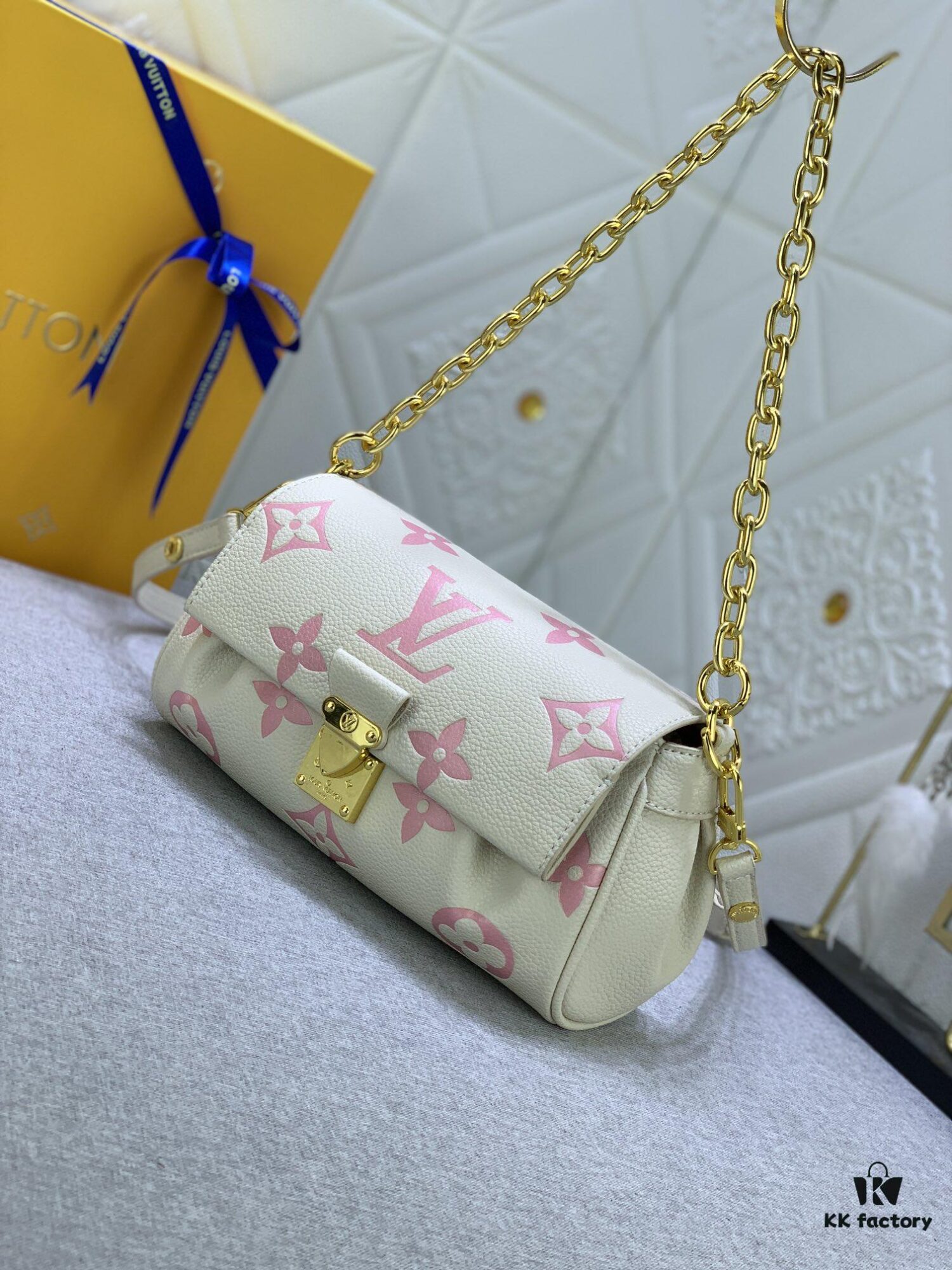 69305ba7f09edb6de4c4fc72 Upgraded Original Version (Inspired by Authentic) ✨‼️ M46393 White Embossing Pink, M45813 Black Embossed, M45859 Black Imprinted, M45836 Elephant Grey, White Imprinting, White Embossing 👏👏 Favorite Handbag