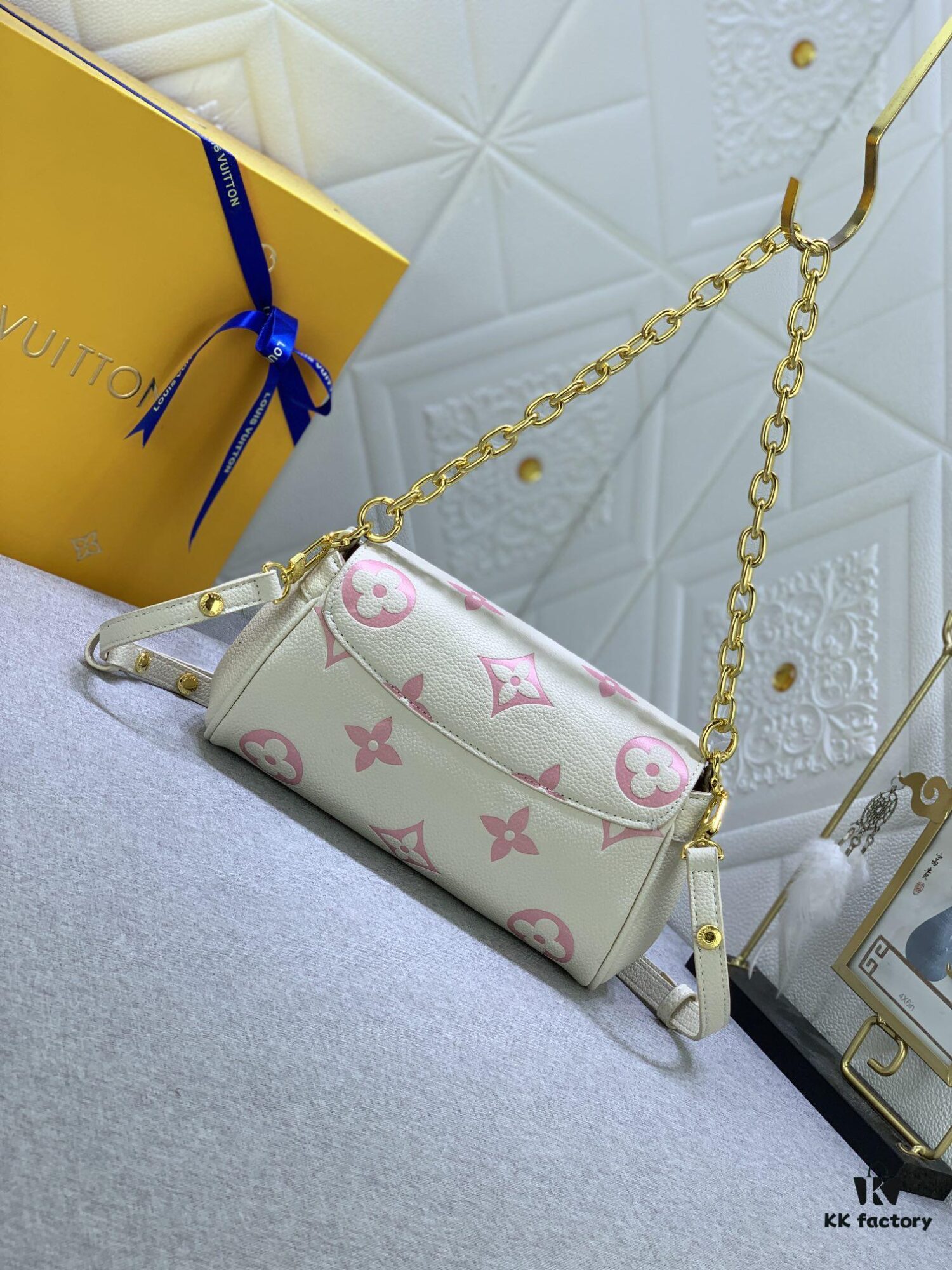 69305ba9f09edb6de4c4fc75 Upgraded Original Version (Inspired by Authentic) ✨‼️ M46393 White Embossing Pink, M45813 Black Embossed, M45859 Black Imprinted, M45836 Elephant Grey, White Imprinting, White Embossing 👏👏 Favorite Handbag