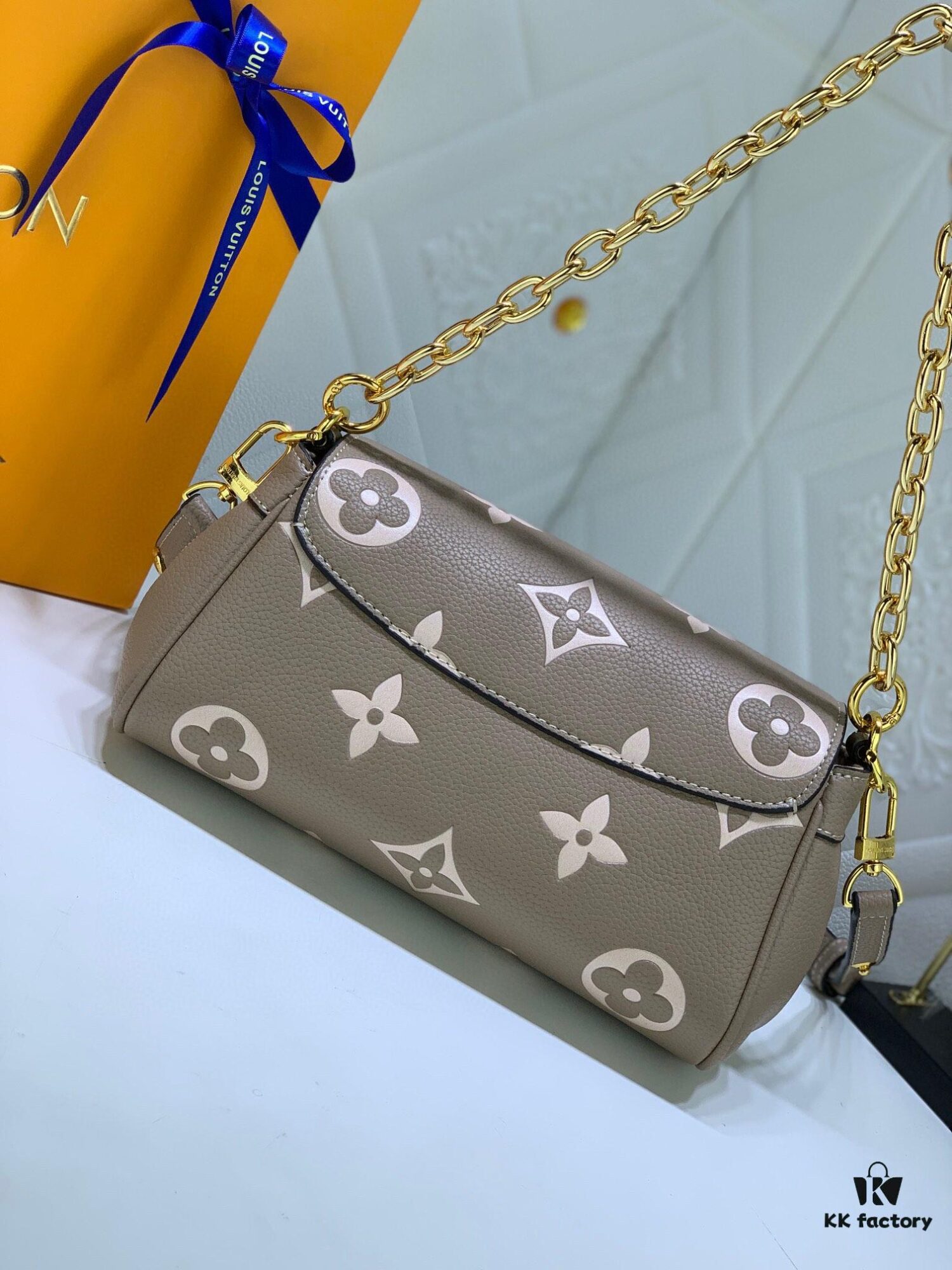69305bbef09edb6de4c4fc8c Upgraded Original Version (Replica Style) ✨‼️ M46393 White Printed Pink, M45813 Black Embossed, M45859 Black Imprinted, M45836 Elephant Grey, White Imprinted, White Embossed 👏👏 Favorite Handbag