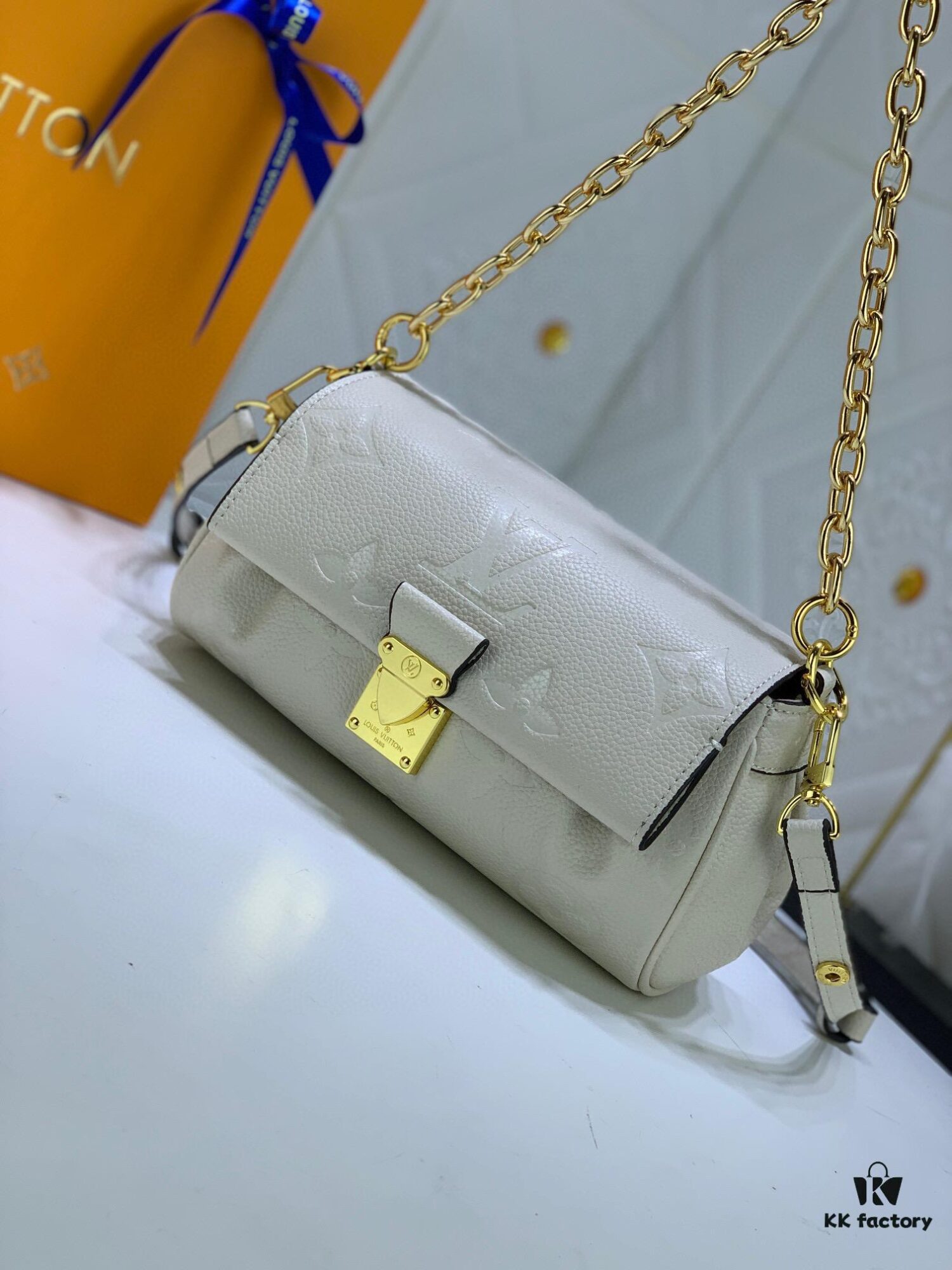 69305bd8f09edb6de4c4fca9 Upgraded Original Version (Inspired by Authentic) ✨‼️ M46393 White Embossed Pink, M45813 Black Embossed, M45859 Black Imprinted, M45836 Elephant Grey, White Embossed, White Textured 👏👏 Favorite Handbag