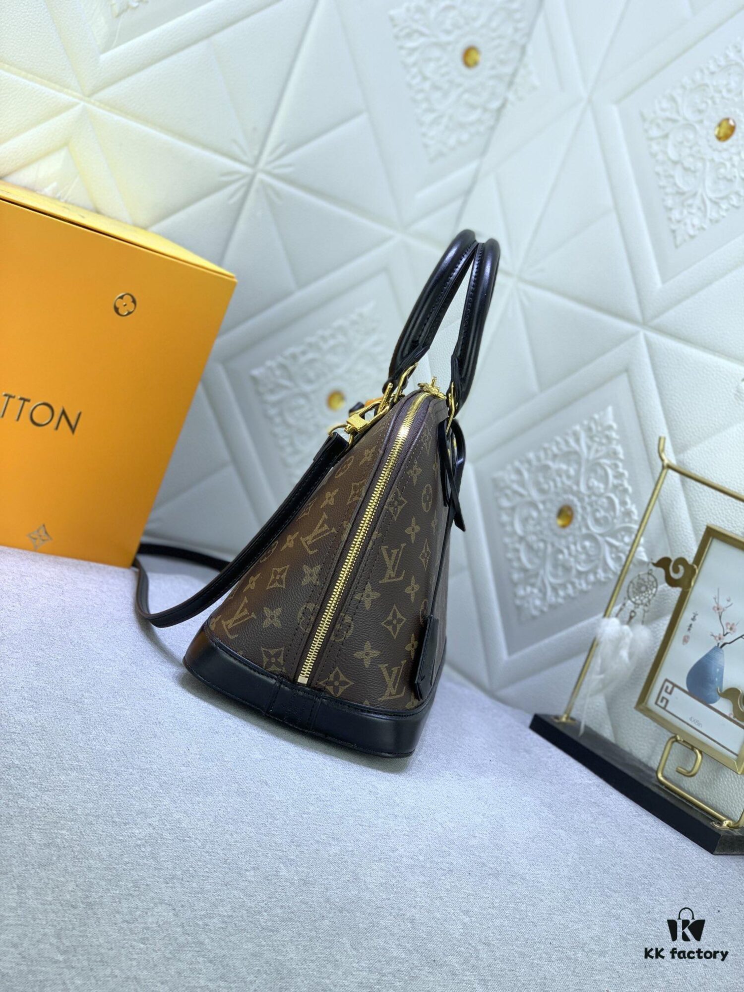 Upgraded Size Original M53151 M53152 Monogram N41221 Non-Checkered Alma Bag in Black Leather