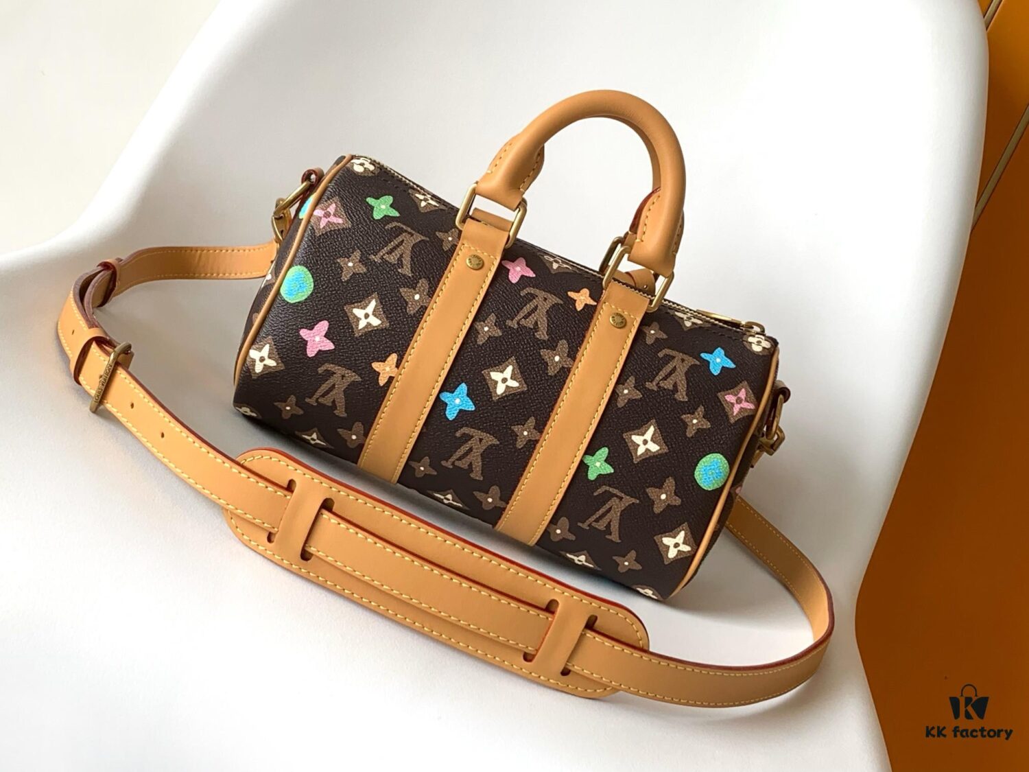 69305c3ef09edb6de4c4fd58 Top Quality Replica M24849 Black and White Monogram Keepall 25 Pillow Bag