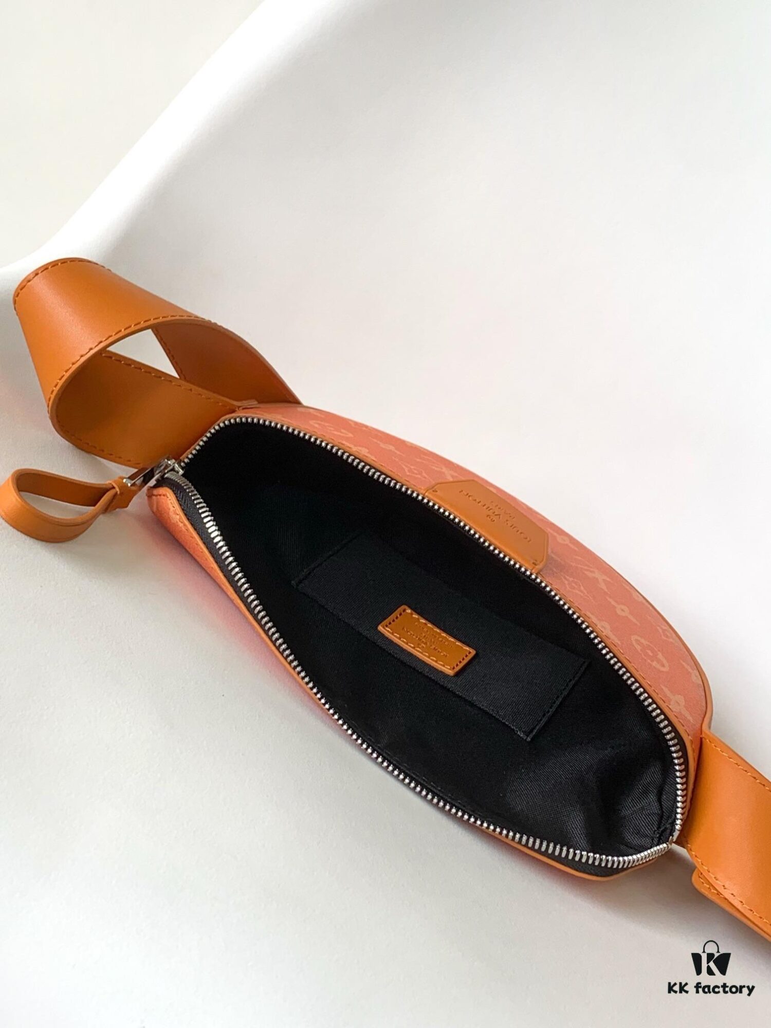 M23838 Green M31029 Orange Top-Quality Original Surplus LV Moon Crossbody Bag