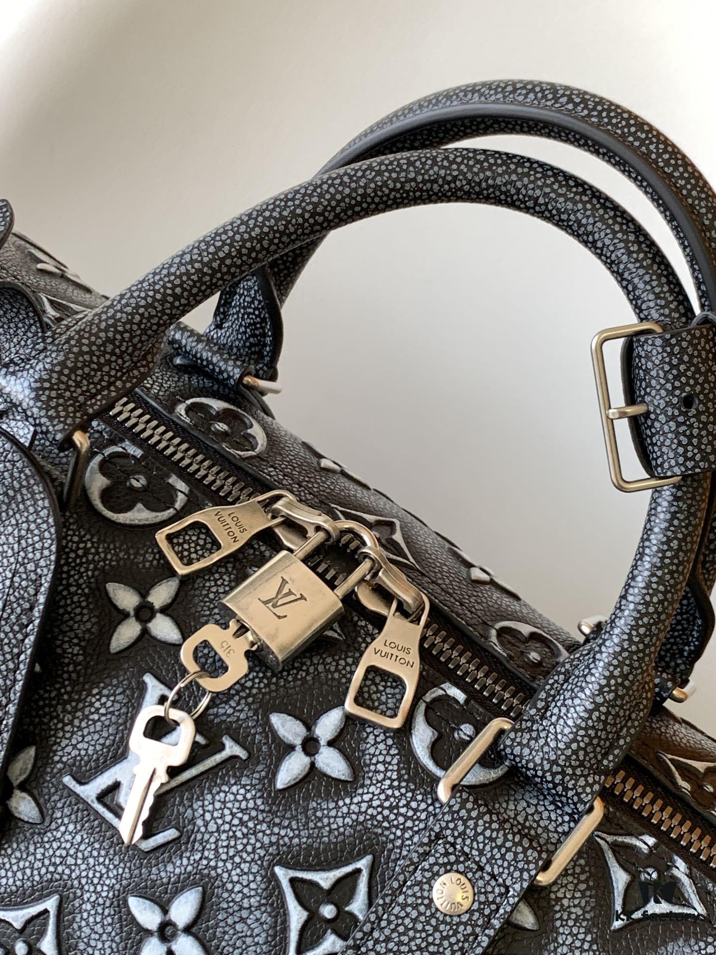 69305c53f09edb6de4c4fd7e Top-Grade Full-Grain M21375 Lan Graphite Gray Keepall Bandoulière 50 Travel Bag