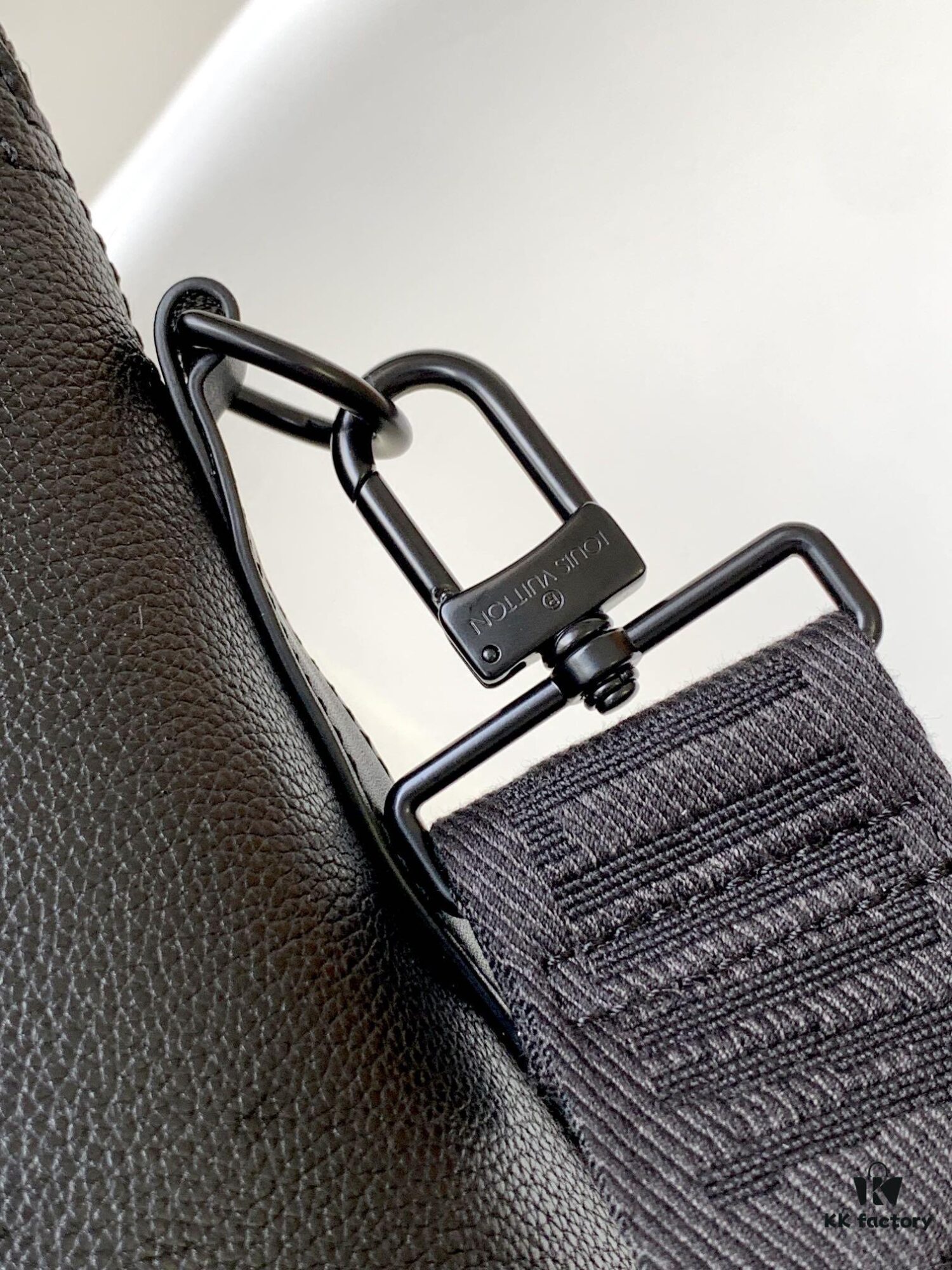 69305c60f09edb6de4c4fd98 M59159 Black M21440 Blue Top-Quality Original Surplus LV Aerogram Leather Briefcase