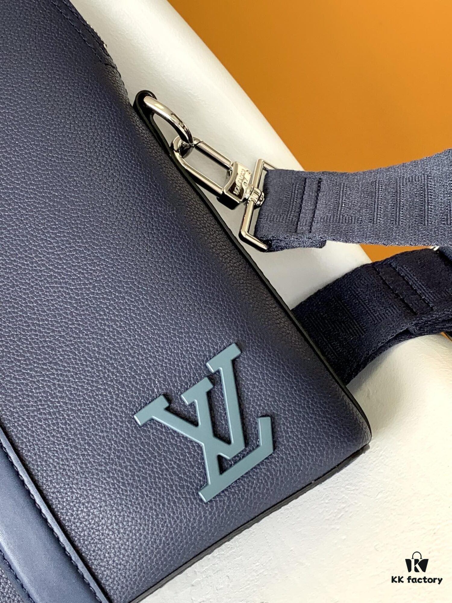 69305c65f09edb6de4c4fd9f M59159 Black M21440 Blue Top-Quality Original Surplus LV Aerogram Leather Briefcase