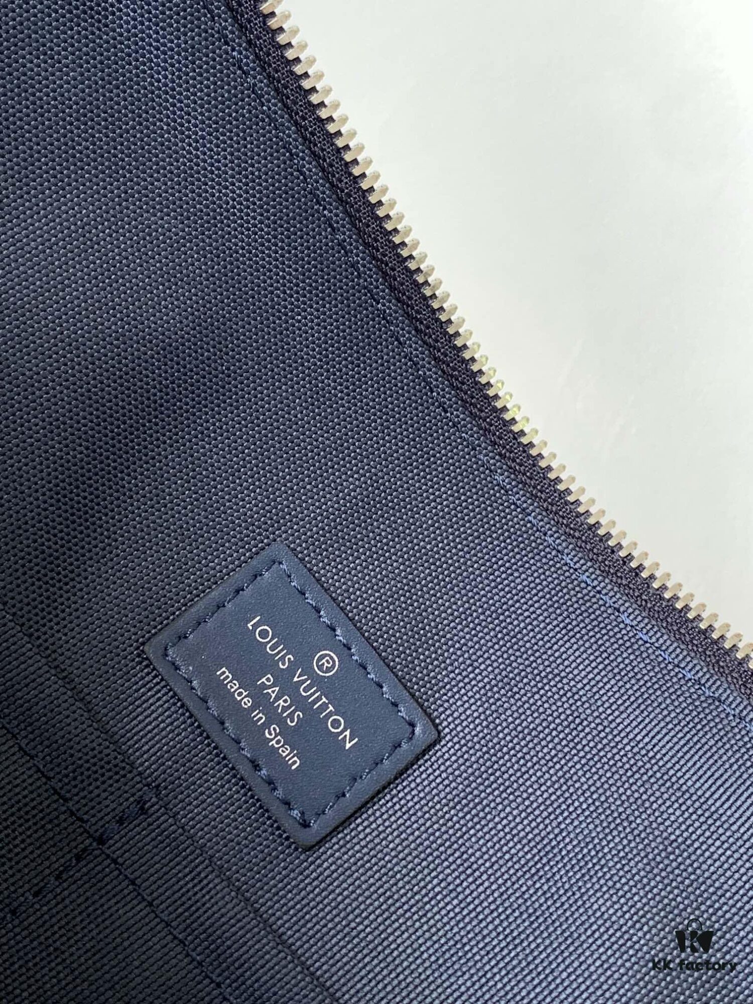 69305c65f09edb6de4c4fda0 M59159 Black M21440 Blue Top-Quality Original Surplus LV Aerogram Leather Briefcase