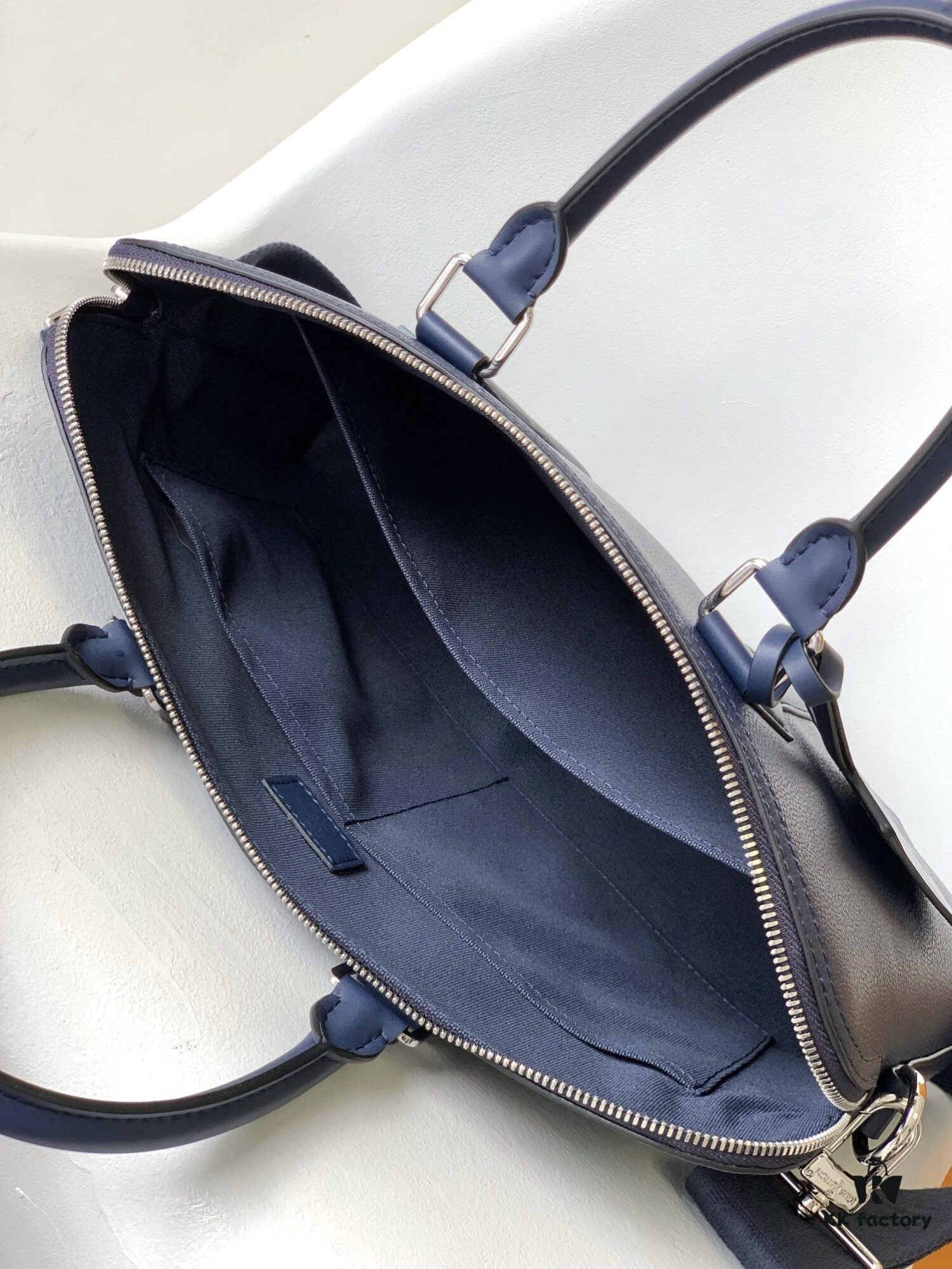 69305c67f09edb6de4c4fda4 M59159 Black M21440 Blue Top-Quality Original Surplus LV Aerogram Leather Briefcase