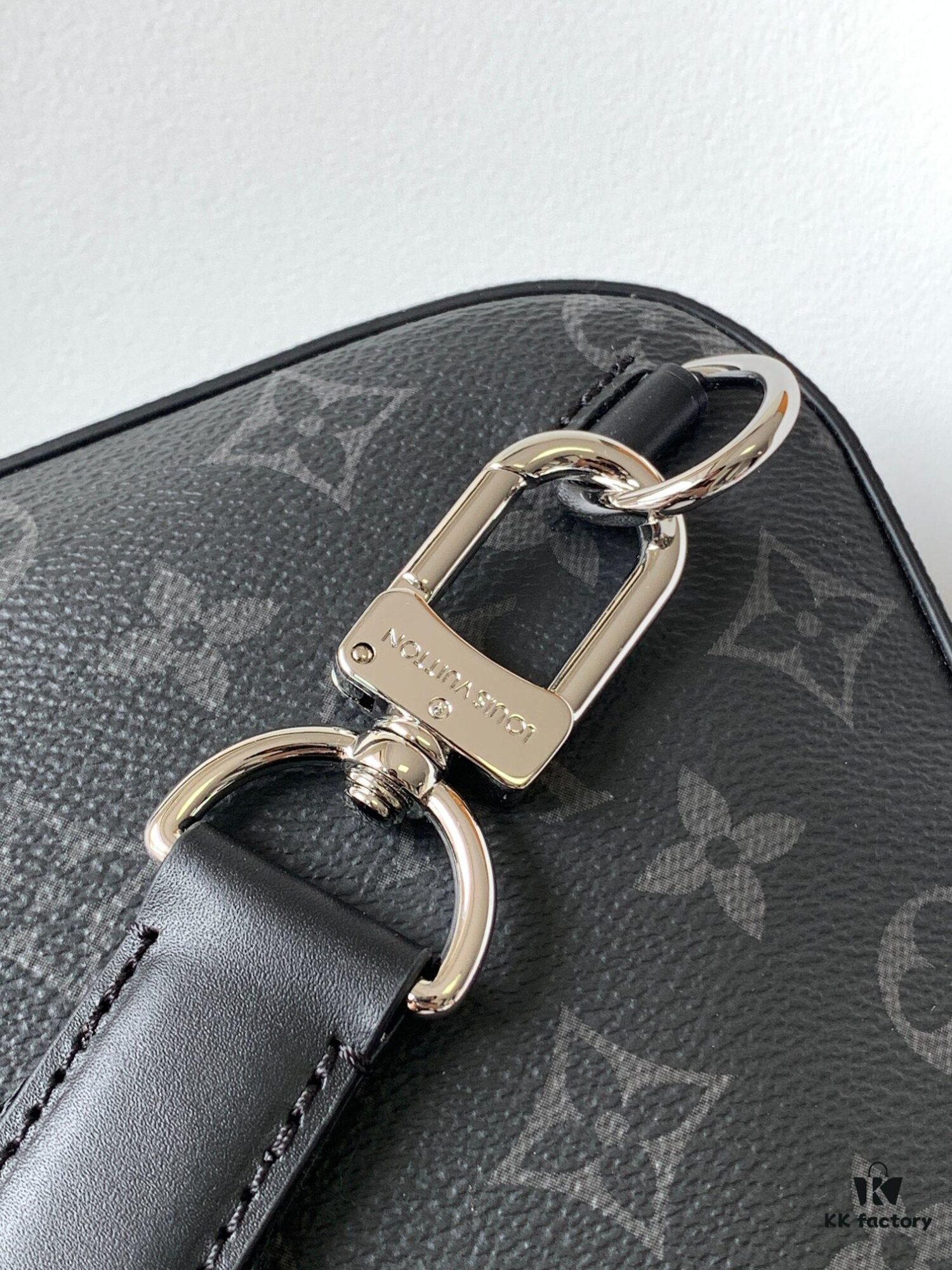69305c71f09edb6de4c4fdb8 Top Quality Original M46327 Black Flower Avenue Shoulder Bag Made from Damier Graphite Canvas