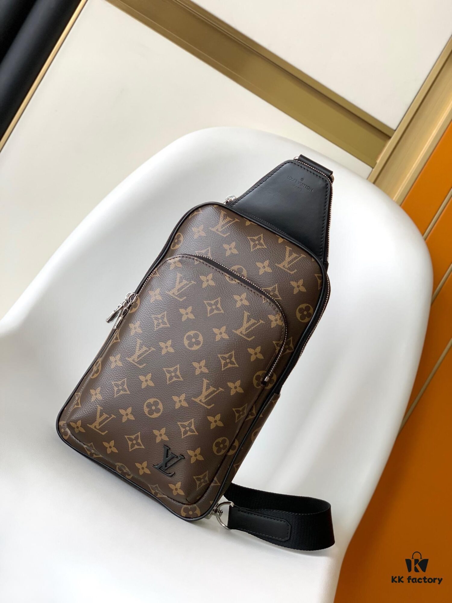 69305c73f09edb6de4c4fdbd Top Quality Original M46327 Monogram N45302 Black Check Avenue Shoulder Bag