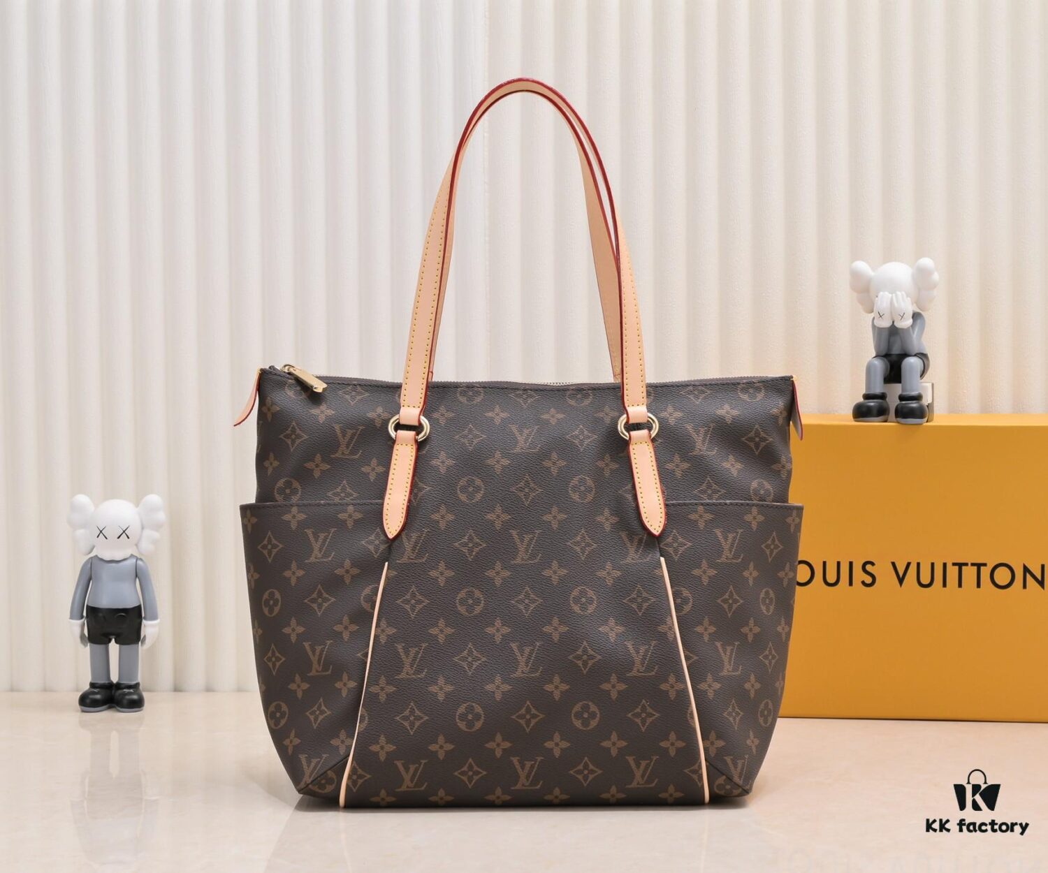 69305cb6f09edb6de4c4fe2d Exclusive Real Shot - Upgraded Version‼️ Double-Sided Color-Changing Yellow Leather, High Quality, Highly Acclaimed LV Louis Vuitton M56689, Original Mold Design