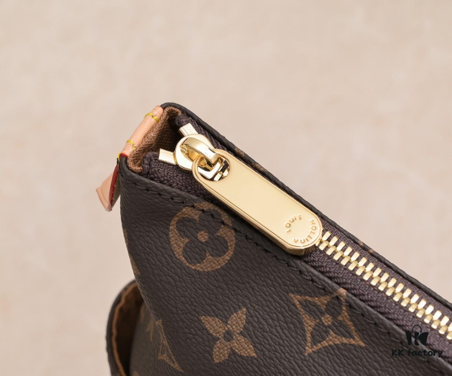 69305cb7f09edb6de4c4fe31 Exclusive Real Shot - Upgraded Version‼️ Double-Sided Color-Changing Yellow Leather, High Quality, Highly Acclaimed LV Louis Vuitton M56689, Original Mold Design