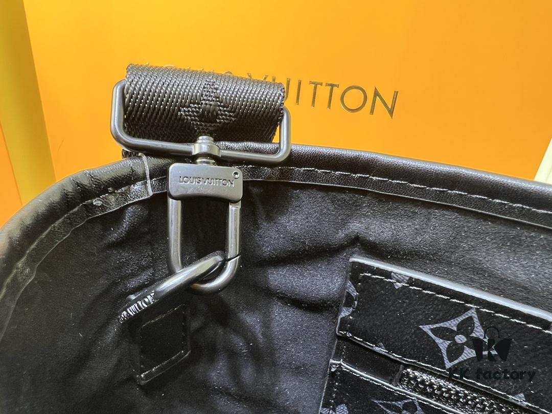 69305ccdf09edb6de4c4fe5e Upgraded Original Week-End Tote M45734 M45733 Louis Vuitton Classic Week-End Bag in Monogram Macassar Canvas with Exterior Phone Pocket