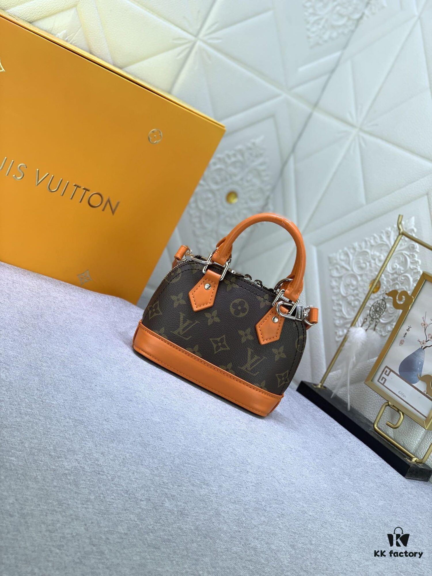 69305d02f09edb6de4c4fec1 Upgraded Original 【Alma Nano Shell Handbag】M82717 Vintage