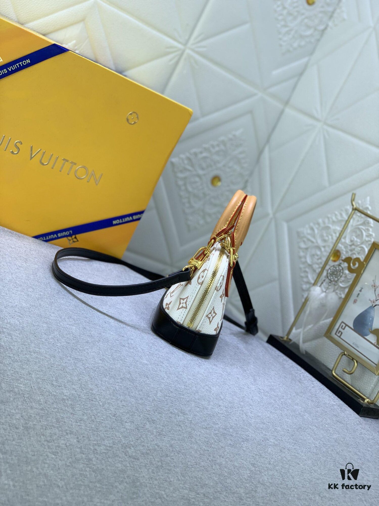 69305d5af09edb6de4c4ff5c Upgraded Original 【Louis Vuitton Alma Nano Shell Bag】M82717 Monogram M46895 White Flower