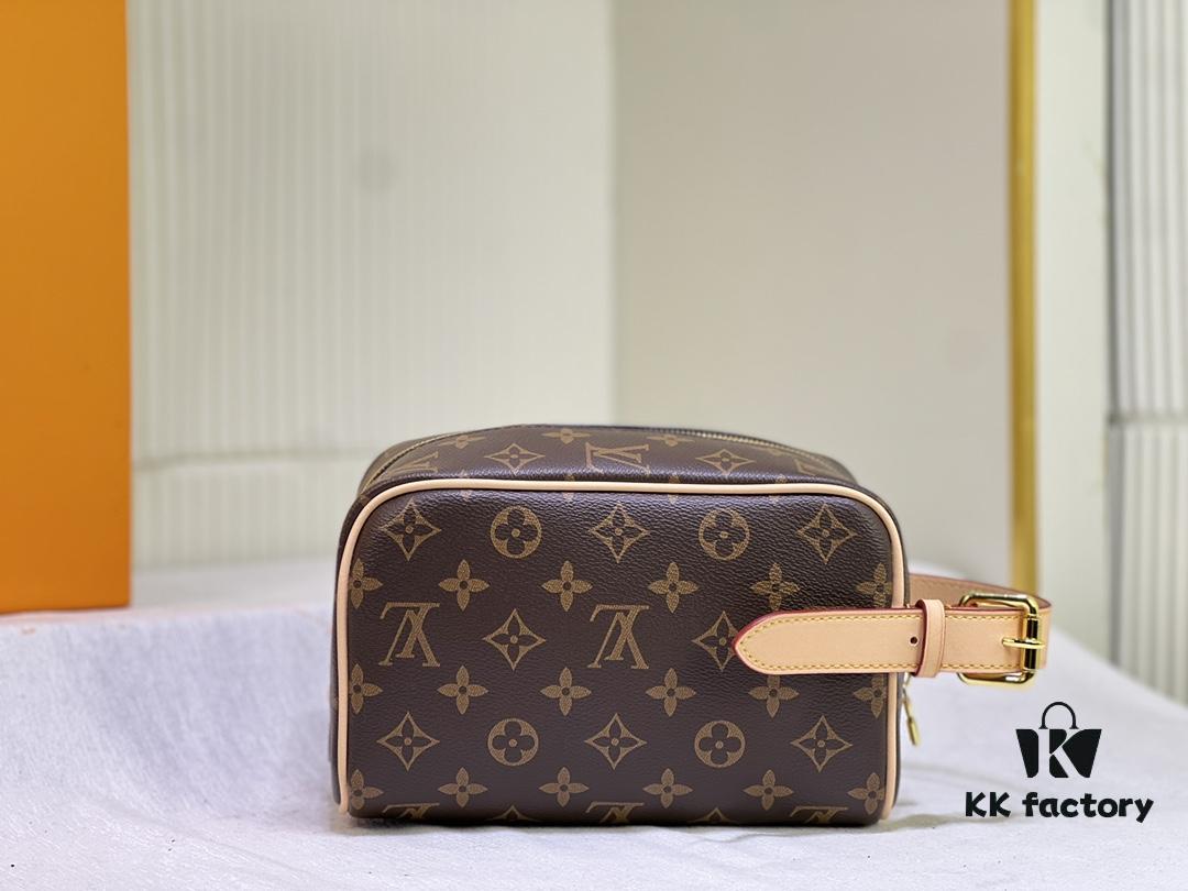 69305d60f09edb6de4c4ff6c Exclusive Real Photo M83113 Black Flower M83112 Aged Flower Brand New Locker Dopp Kit