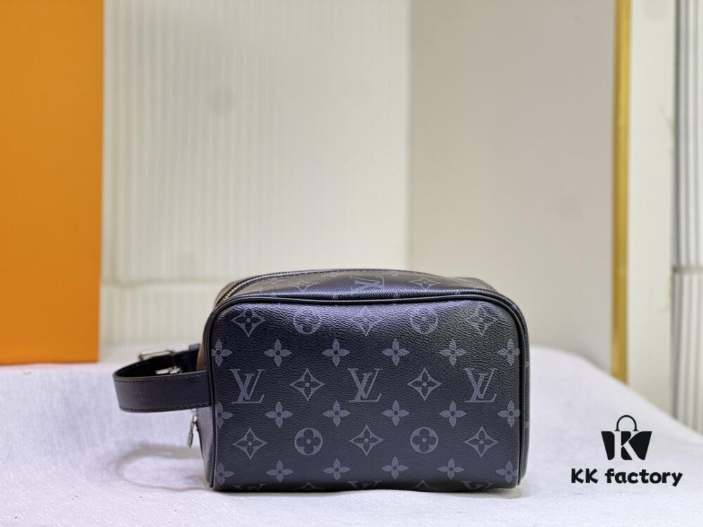 69305d63f09edb6de4c4ff71 Exclusive Real Shot M83113 Black Flower M83112 Aged Flower Brand New Locker Dopp Kit
