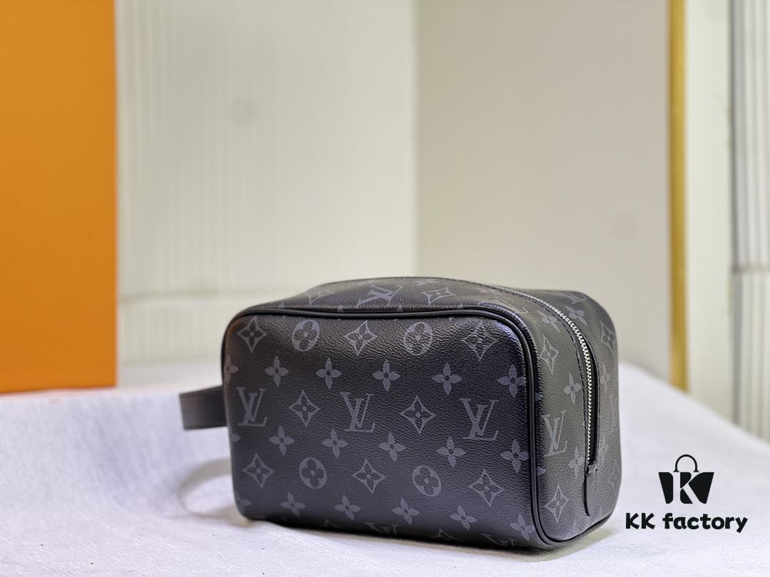 69305d65f09edb6de4c4ff73 Exclusive Real Shot M83113 Black Flower M83112 Aged Flower Brand New Locker Dopp Kit