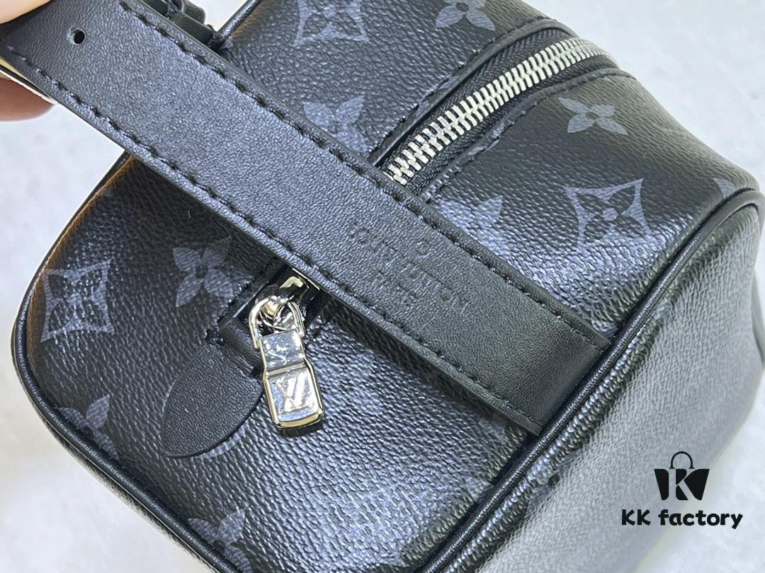 69305d66f09edb6de4c4ff75 Exclusive Real Shot M83113 Black Flower M83112 Aged Flower Brand New Locker Dopp Kit
