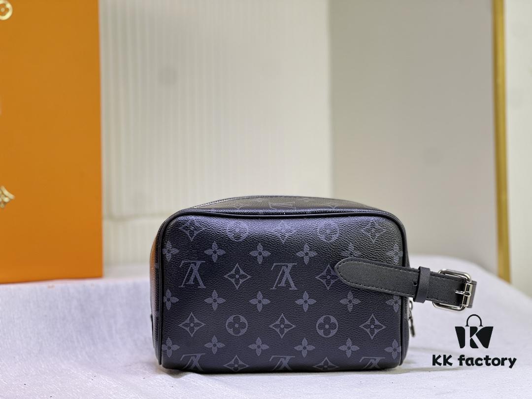 69305d66f09edb6de4c4ff77 Exclusive Real Shot M83113 Black Flower M83112 Aged Flower Brand New Locker Dopp Kit