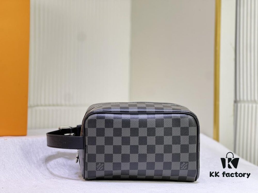 69305d68f09edb6de4c4ff79 Exclusive Real Photo M83113 Black Flower M83112 Aged Flower Brand New Locker Dopp Kit