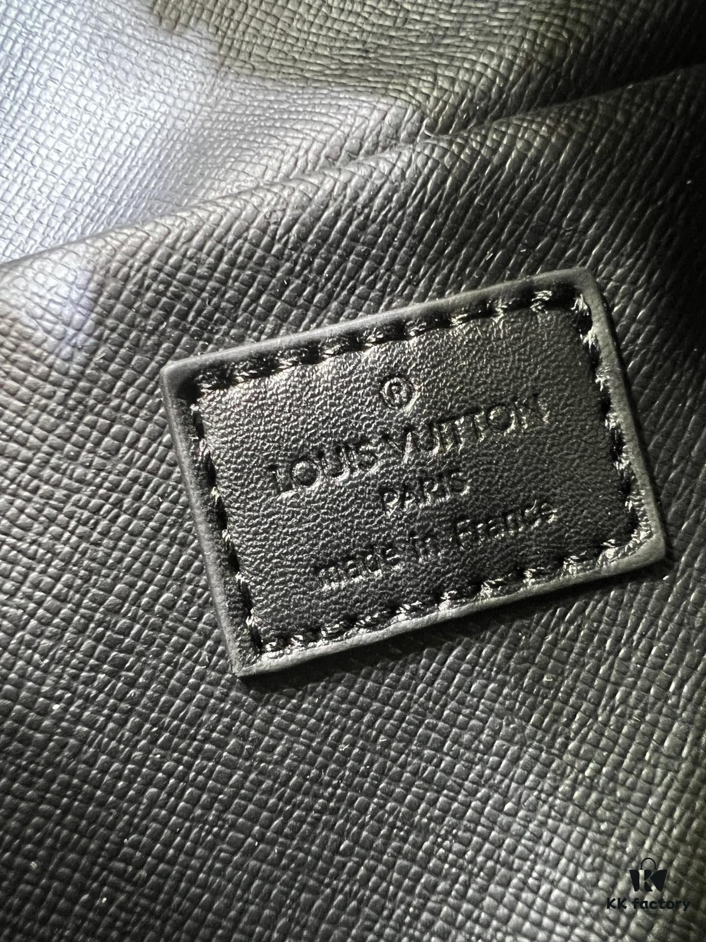 69305d6af09edb6de4c4ff7e Exclusive Real Shot M83113 Black Flower M83112 Aged Flower Brand New Locker Dopp Kit