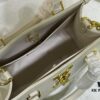 69305d70f09edb6de4c4ff8c M22311 Black M23637 Beige Top-Quality Original Stock The Lock & Go Handbag Expresses Contemporary Style Through Fashion-Forward Design and Refined Details