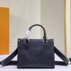 69305d72f09edb6de4c4ff8f M22311 Black M23637 Beige Top-Quality Original Stock Lock & Go Handbag