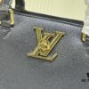 69305d75f09edb6de4c4ff96 M22311 Black M23637 Beige Top-Quality Original Stock Lock & Go Handbag