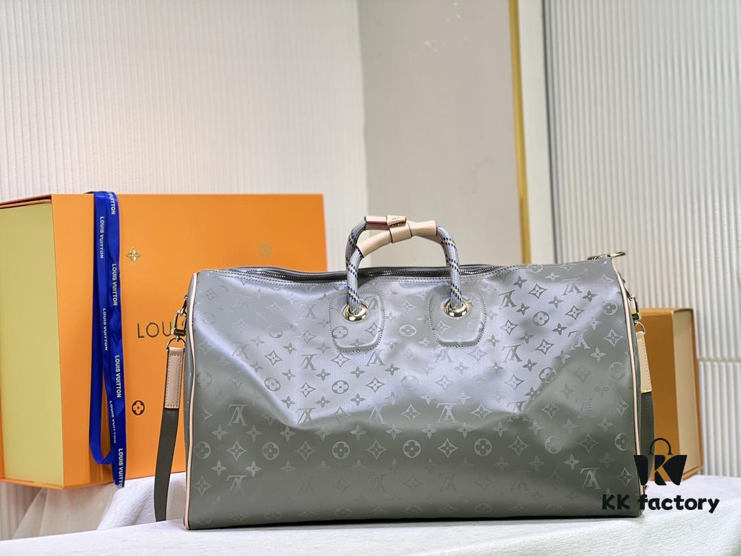 69305d77f09edb6de4c4ff9c New Arrival 😍😍 High-End Quality 👍 Original Keepall 50 Travel Duffel Bag, Special Edition Design Inspired by the 2018-19 Men's Fashion Show. Grey Monogram Titanium Canvas Body with Natural Cowhide Trims, Textile Handles and Detachable Leather Shoulder Strap Embossed with Louis Vuitton Logo. Model No.: 43886 43885 Size: 50x29x23