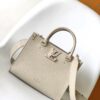 69305d80f09edb6de4c4ffaa M23437 Beige M22311 Black M23637 Off-White Top-Quality Original Surplus Lock & Go Handbag