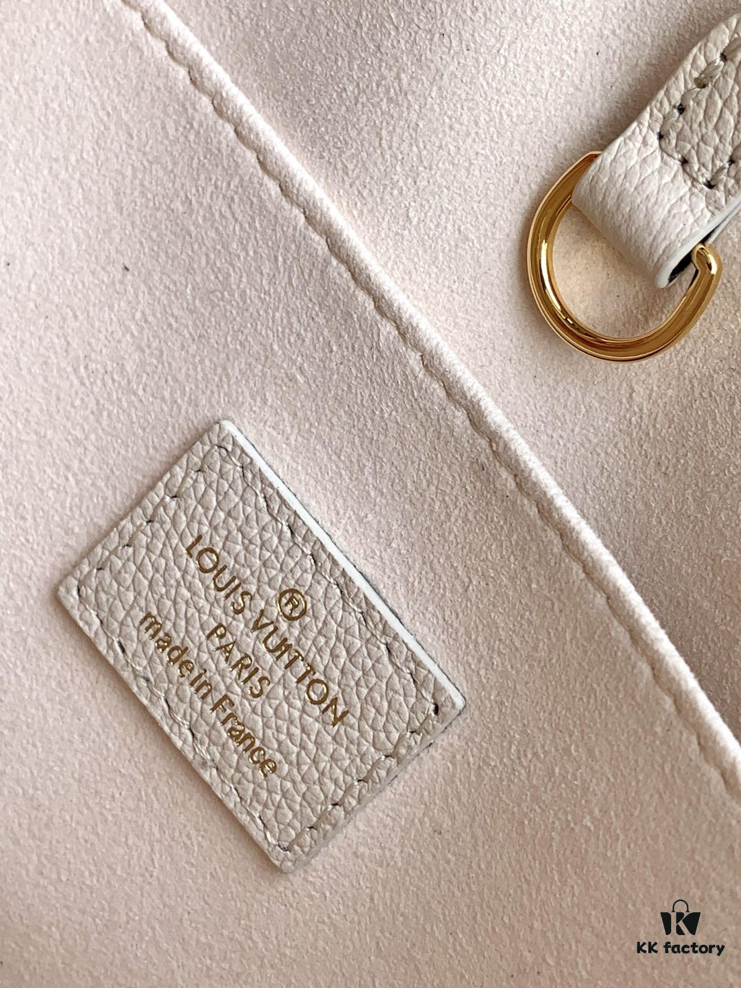 69305d8cf09edb6de4c4ffbd M23437 Beige M22311 Black M23637 Off-White Top-Quality Original Order This Lock & Go Handbag Conveys Fashion Trends with Stylish Design and Exquisite Details