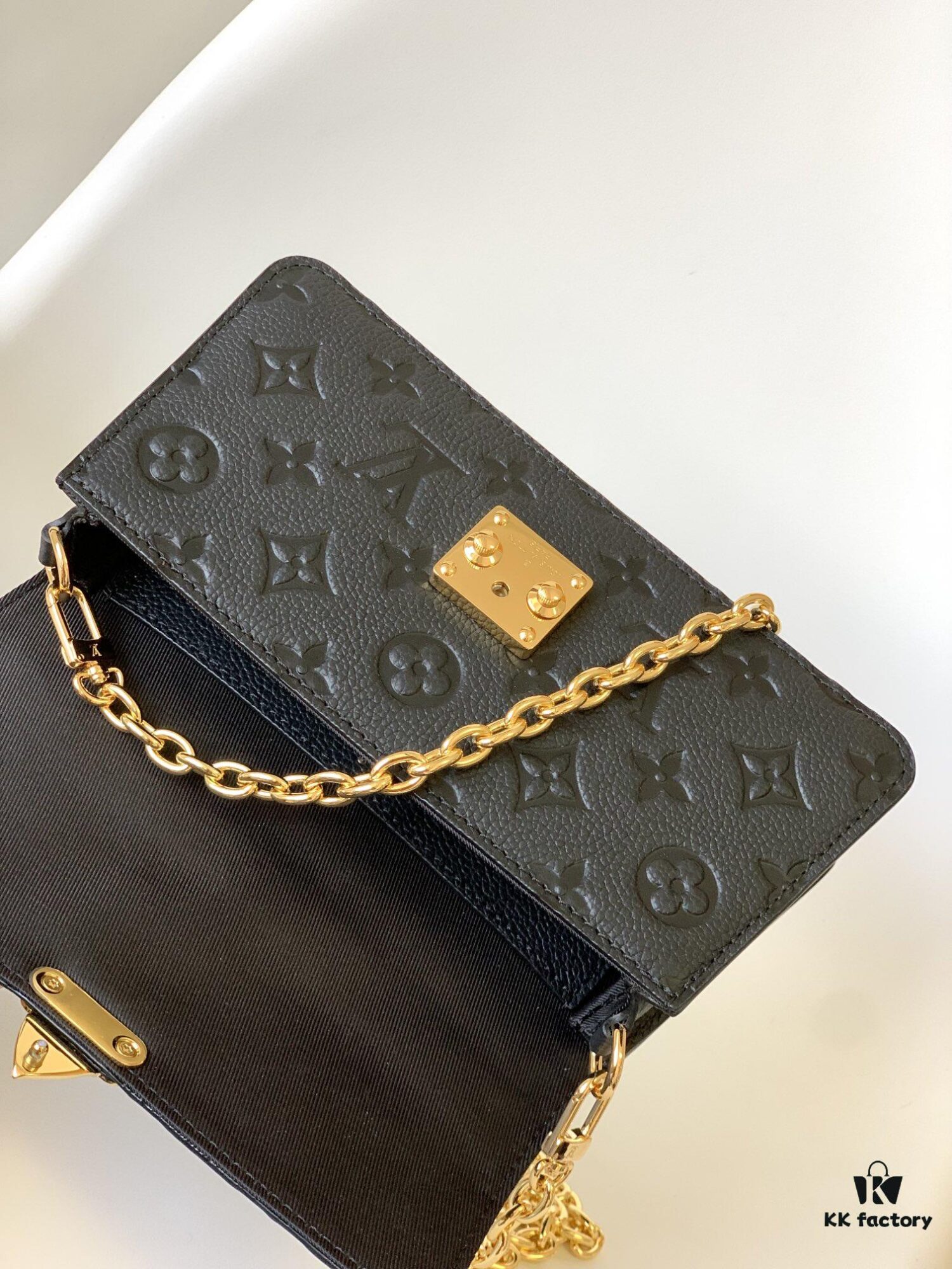 69305d8ff09edb6de4c4ffc5 Wallet On Chain Metis Chain Bag in Black M82637 and White M82836
