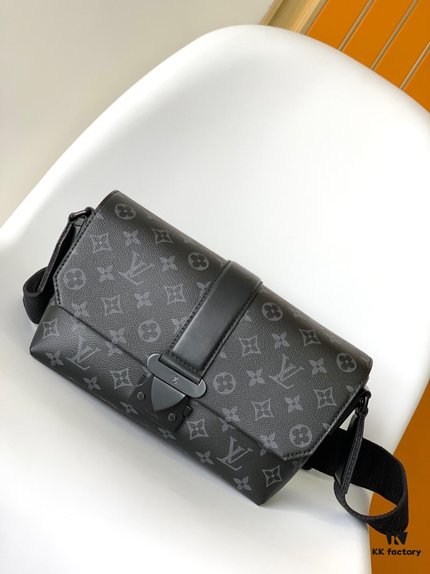 69305dabf09edb6de4c4ffef Top Quality Original Order M46794 Black Flower M23741 Embossed S-Cape Messenger Bag