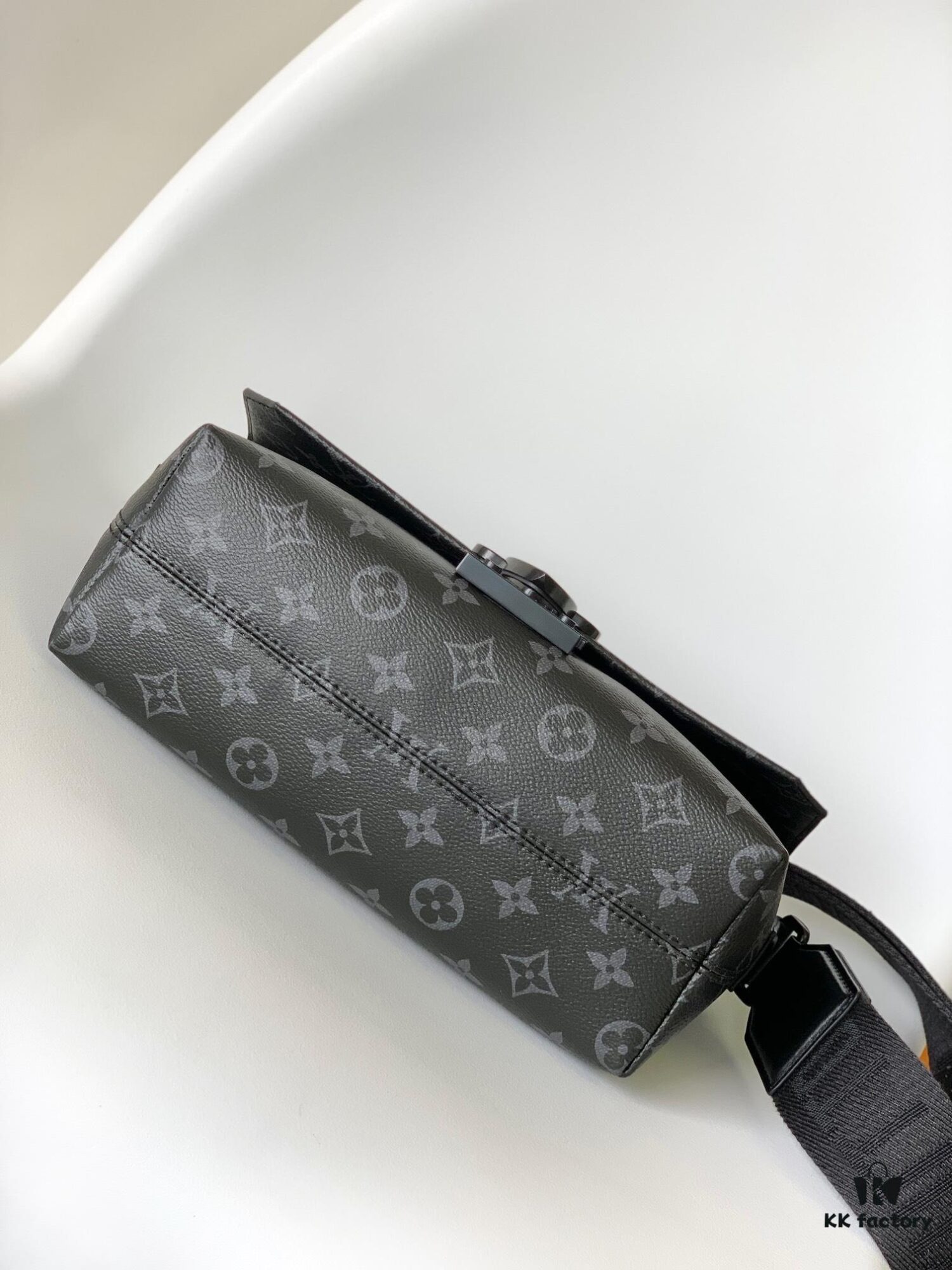 69305dabf09edb6de4c4fff3 Top Quality Original Order M46794 Black Flower M23741 Embossed S-Cape Messenger Bag