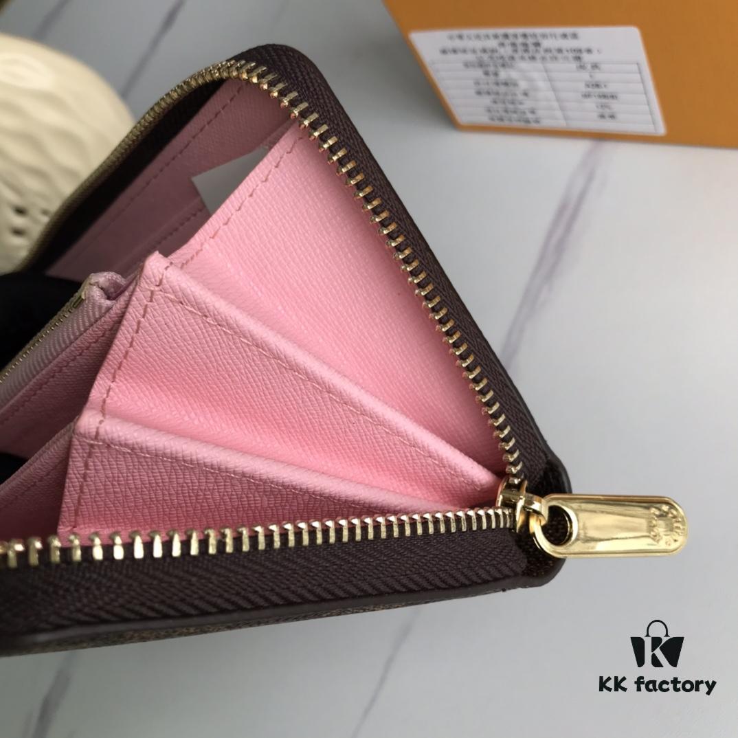 69305dbef09edb6de4c50011 M60017 Interior Colorway Zippy Wallet